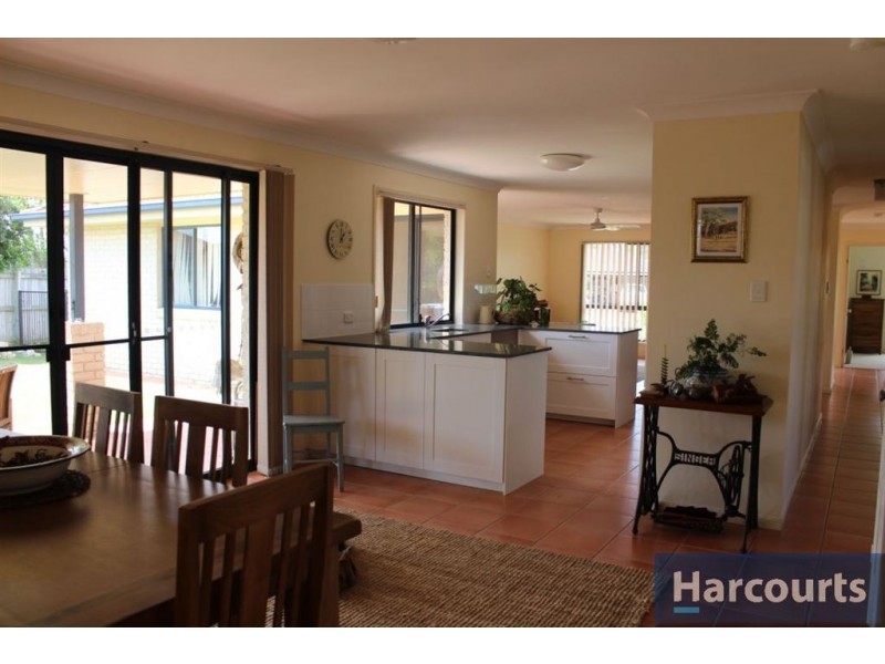 17 Mossman Way, Sandstone Point QLD 4511
