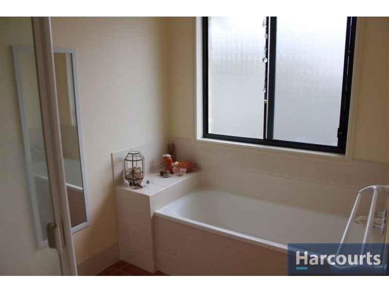 17 Mossman Way, Sandstone Point QLD 4511