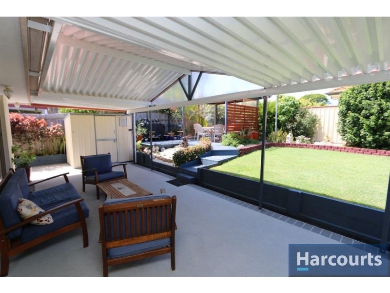 4 Trent Crt, Sandstone Point QLD 4511
