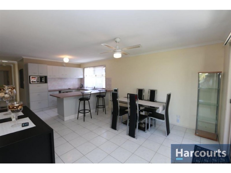 4 Trent Crt, Sandstone Point QLD 4511