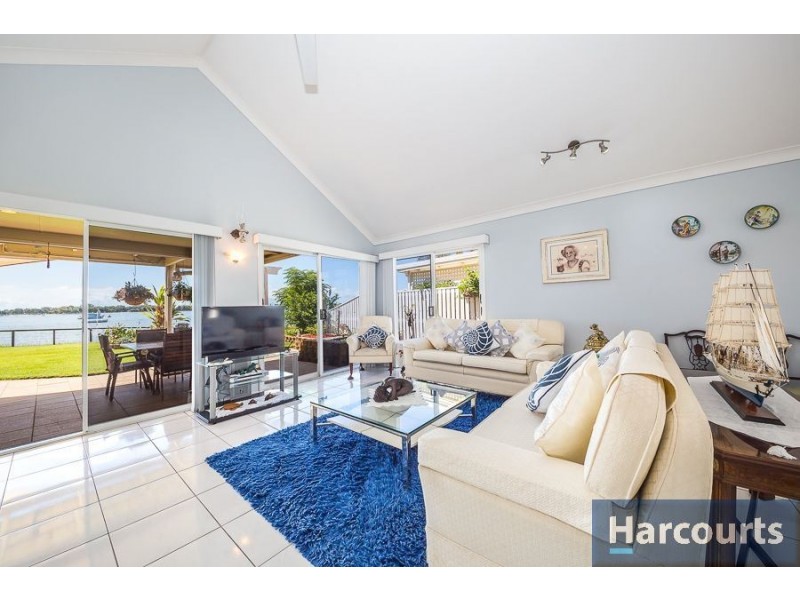 7/18 Spinnaker Dr, Sandstone Point QLD 4511