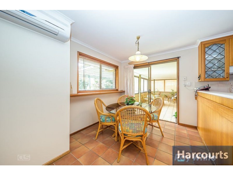 5 Howard Ct, Sandstone Point QLD 4511