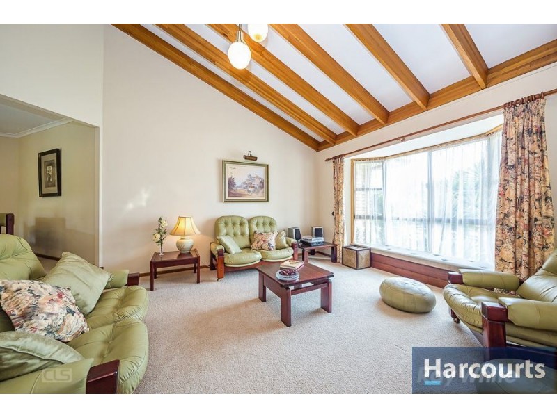5 Howard Ct, Sandstone Point QLD 4511
