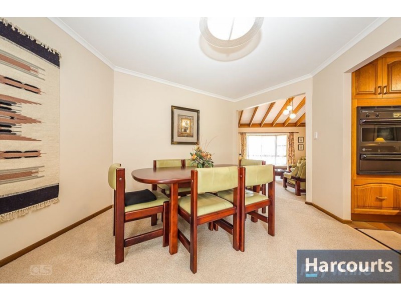 5 Howard Ct, Sandstone Point QLD 4511