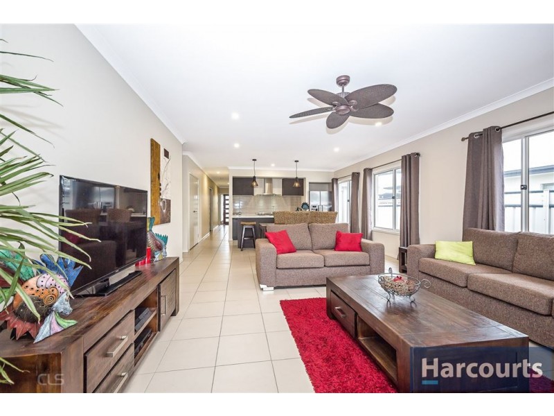 21 Honeymyrtle St, Banksia Beach QLD 4507