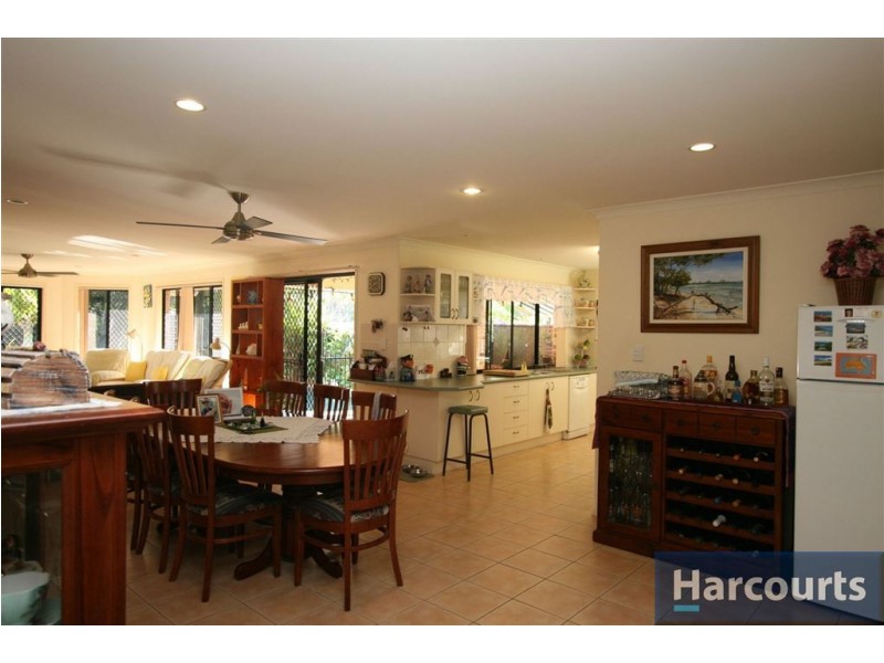 29 Seaforth St, Sandstone Point QLD 4511