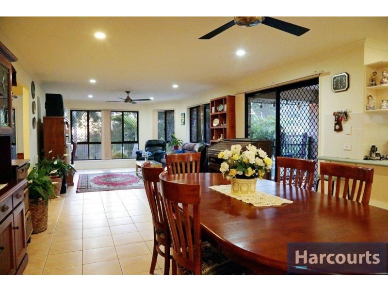 29 Seaforth St, Sandstone Point QLD 4511