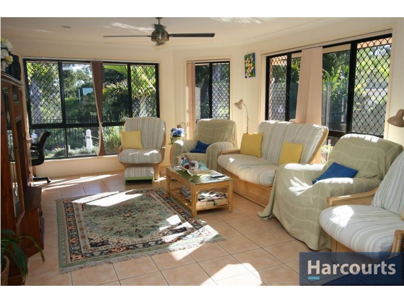 29 Seaforth St, Sandstone Point QLD 4511