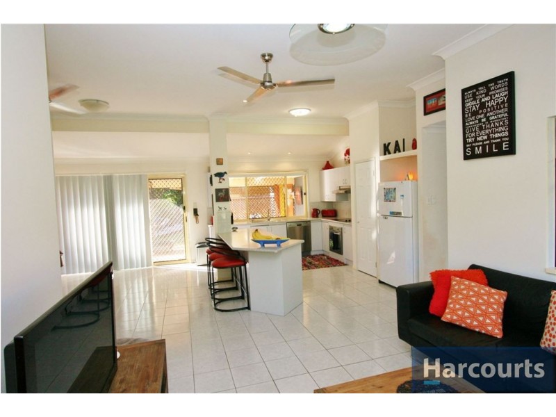 8 Tuna Crt, Sandstone Point QLD 4511