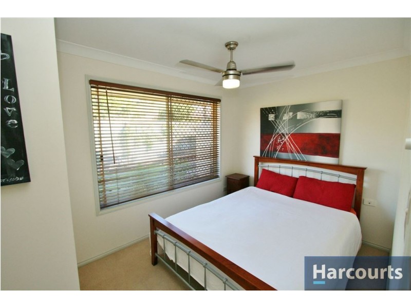 8 Tuna Crt, Sandstone Point QLD 4511