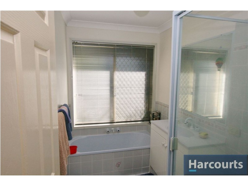 8 Tuna Crt, Sandstone Point QLD 4511