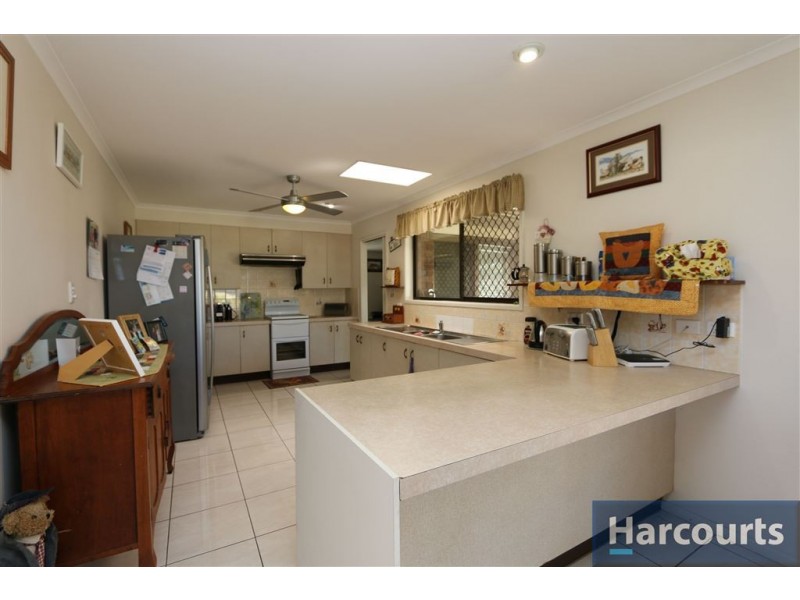20 Dolphin Dr, Bongaree QLD 4507