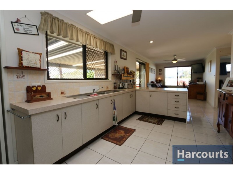 20 Dolphin Dr, Bongaree QLD 4507