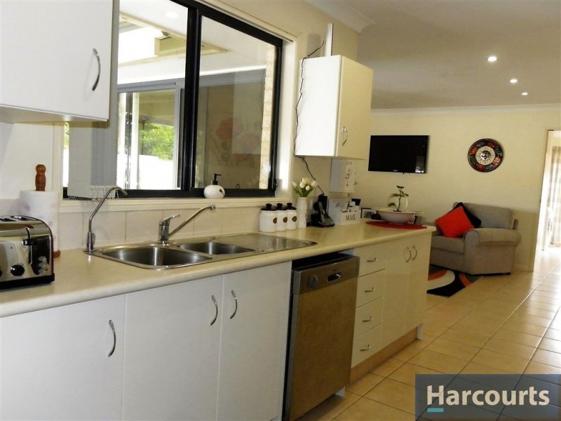 37 Mossman Way, Sandstone Point QLD 4511