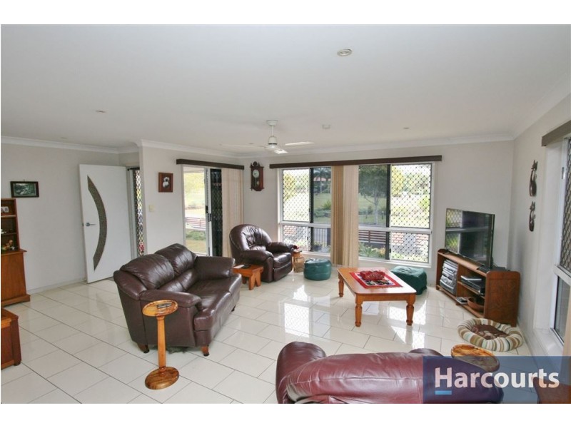 6 Clovelly Pl, Sandstone Point QLD 4511