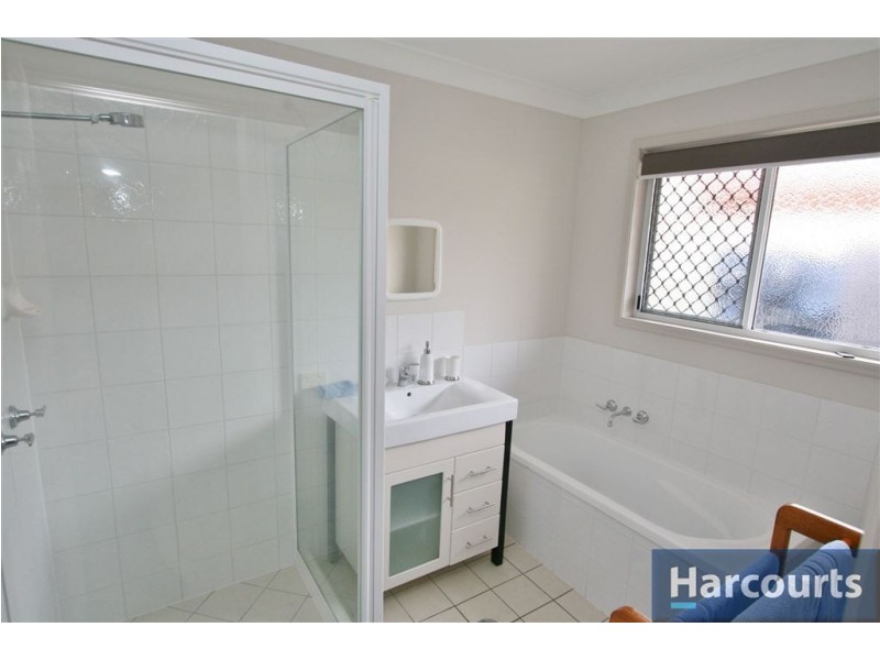 6 Clovelly Pl, Sandstone Point QLD 4511