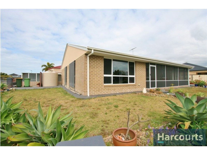 6 Clovelly Pl, Sandstone Point QLD 4511