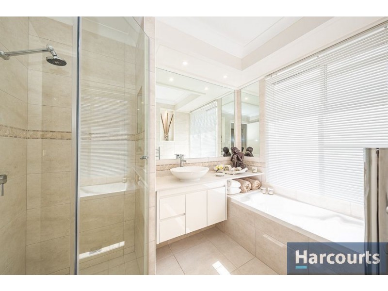 79 Headsail Dr, Banksia Beach QLD 4507