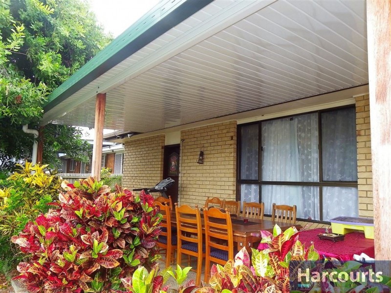 61 Bestmann Rd East, Sandstone Point QLD 4511