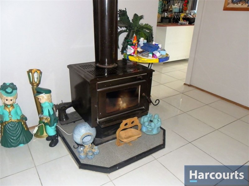 61 Bestmann Rd East, Sandstone Point QLD 4511