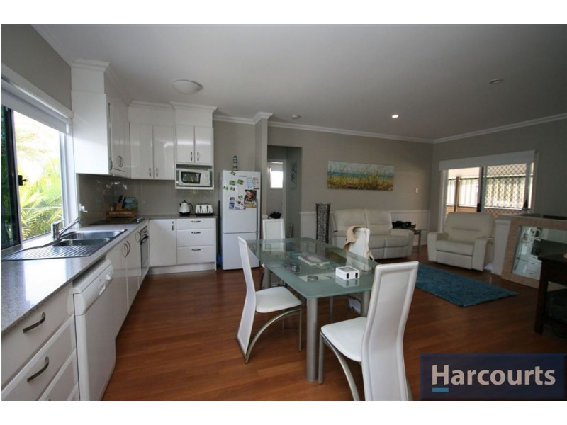 2/3 Cypress Ave, Woorim QLD 4507