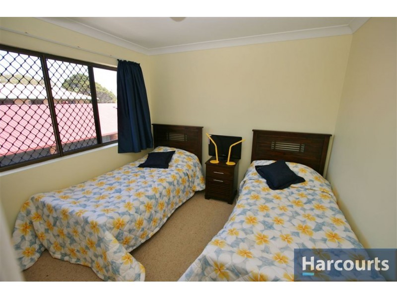 4/2 Ottiwell St, Woorim QLD 4507