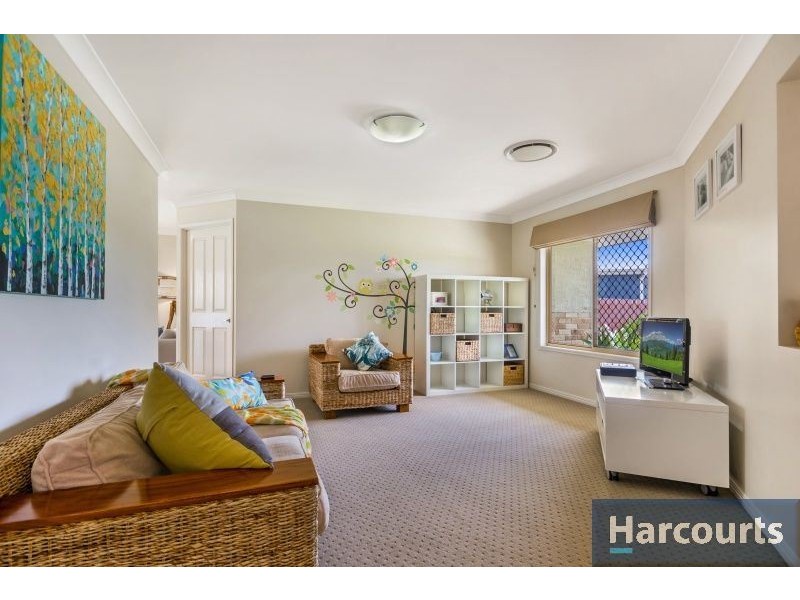 7 Genoa Pl, Banksia Beach QLD 4507