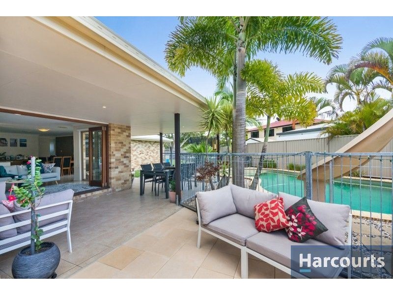 7 Genoa Pl, Banksia Beach QLD 4507