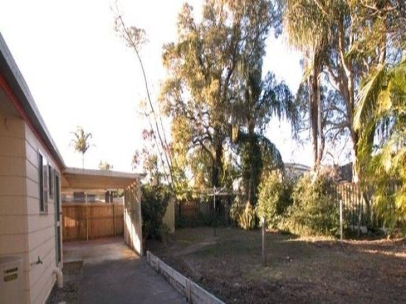 32 Dianthus Ave, Banksia Beach QLD 4507