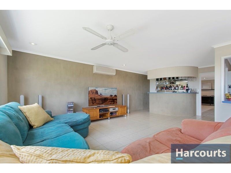 9 Clark Terrace, Sandstone Point QLD 4511