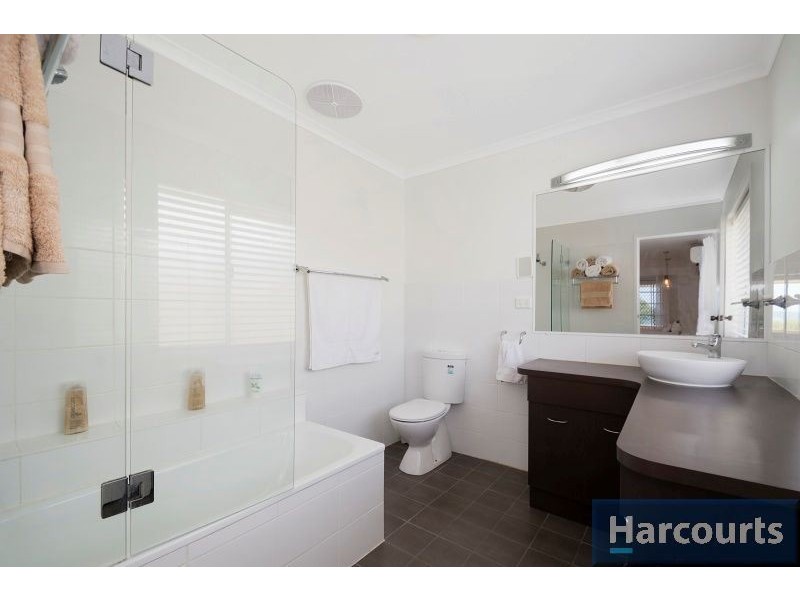 9 Clark Terrace, Sandstone Point QLD 4511