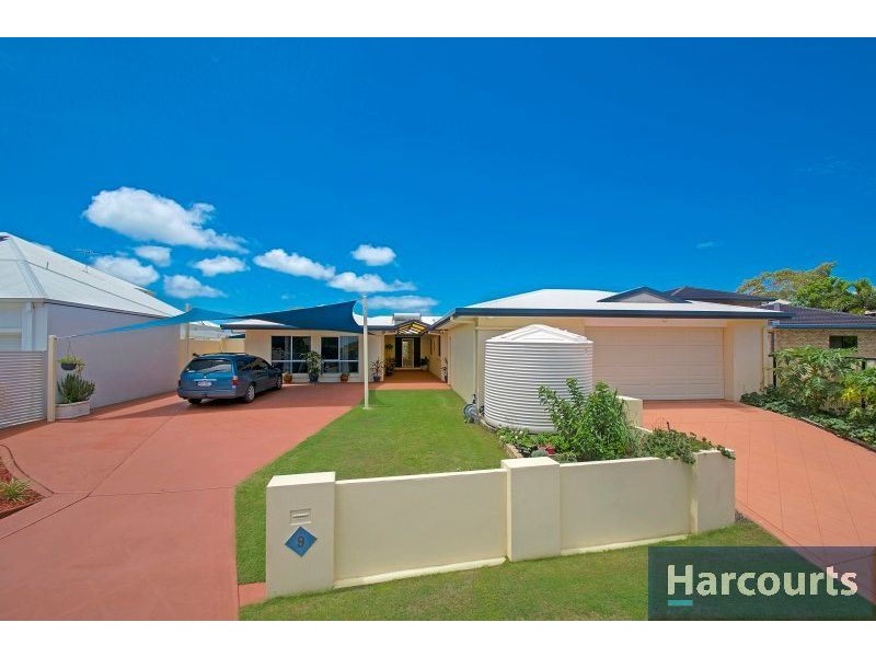 9 Clark Terrace, Sandstone Point QLD 4511