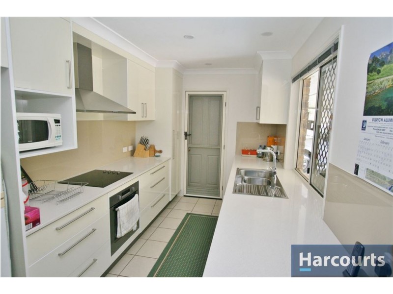 12 Mossman Way, Sandstone Point QLD 4511