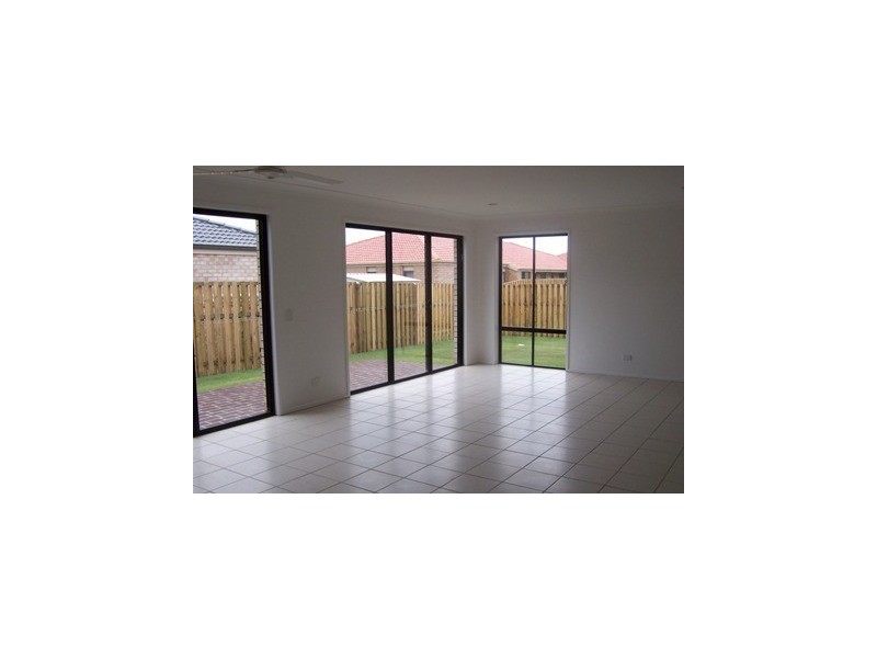 Sandstone Point QLD 4511