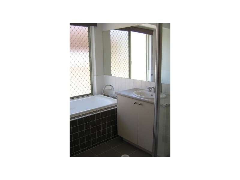 71 Ningi Esplanade, Ningi QLD 4511