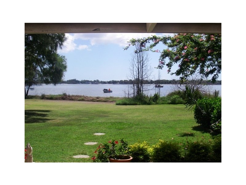 24/10 Spinnaker Drive, Sandstone Point QLD 4511