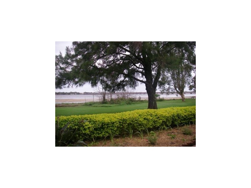 Sandstone Point QLD 4511