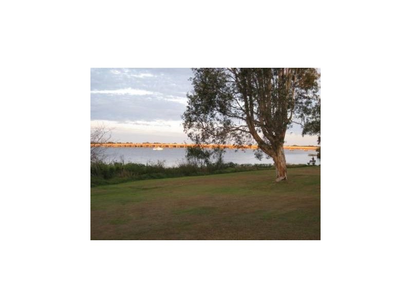 Sandstone Point QLD 4511