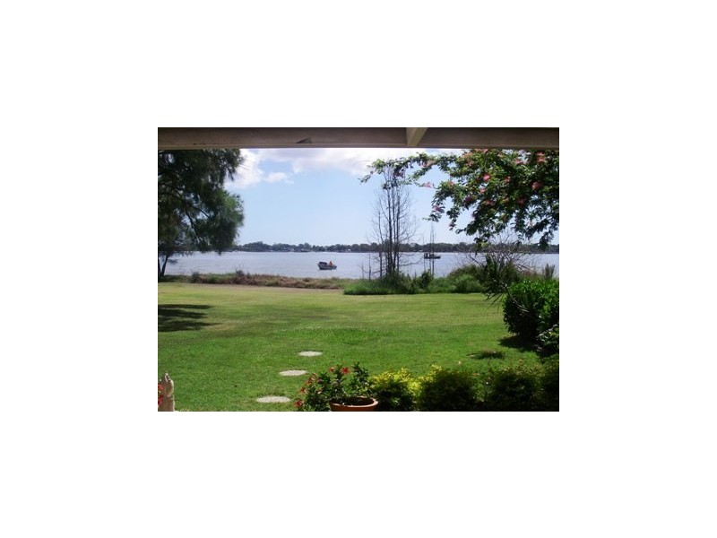 Sandstone Point QLD 4511