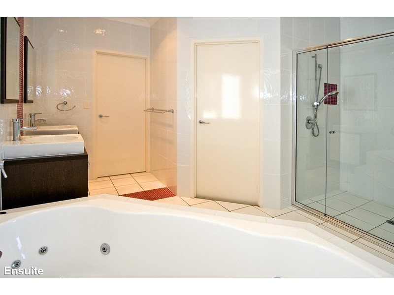 6 Vantage Crsecent, Wellington Point QLD 4160