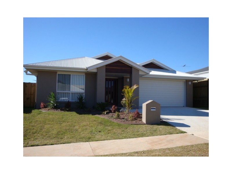 11 Hillcrest Street, Wellington Point QLD 4160