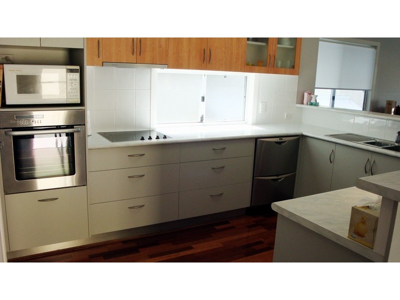 16 Mooroondu Road, Thorneside QLD 4158