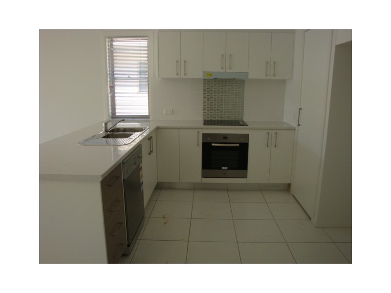 34 Birdwood Road, Birkdale QLD 4159