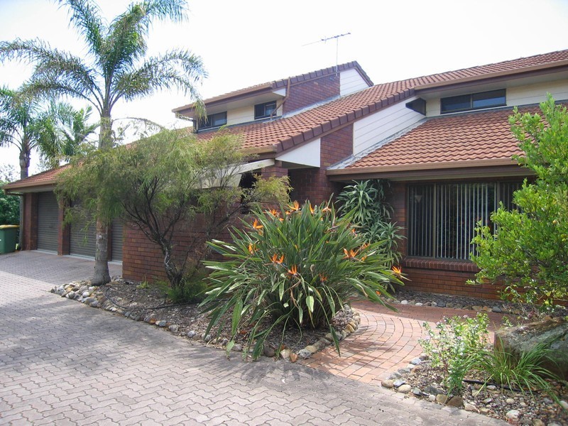 27 Clive Road, Birkdale QLD 4159