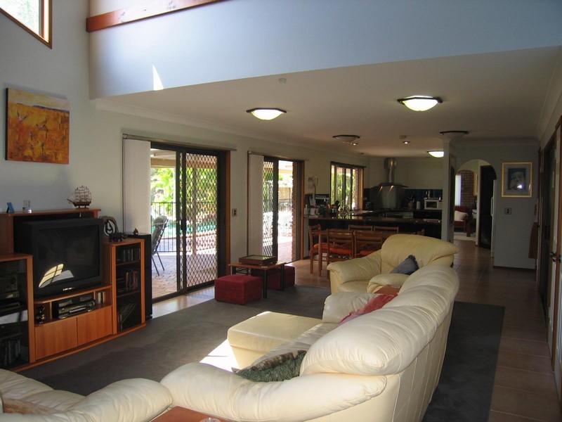 27 Clive Road, Birkdale QLD 4159