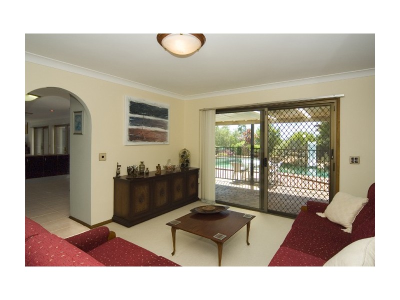 27 Clive Road, Birkdale QLD 4159