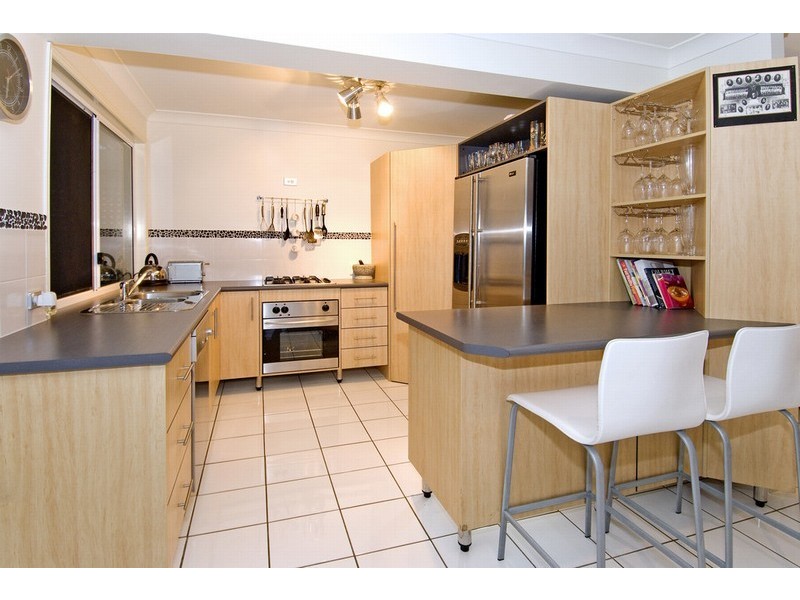 68 Queens Esplanade, Thorneside QLD 4158