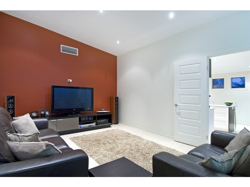 333 Main Road, Wellington Point QLD 4160