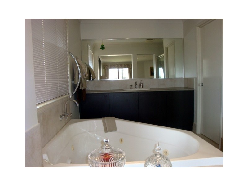 1 Moreton View Crescent, Thornlands QLD 4164