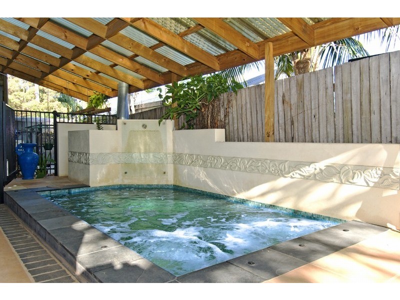 6 Apsley Street, Wellington Point QLD 4160